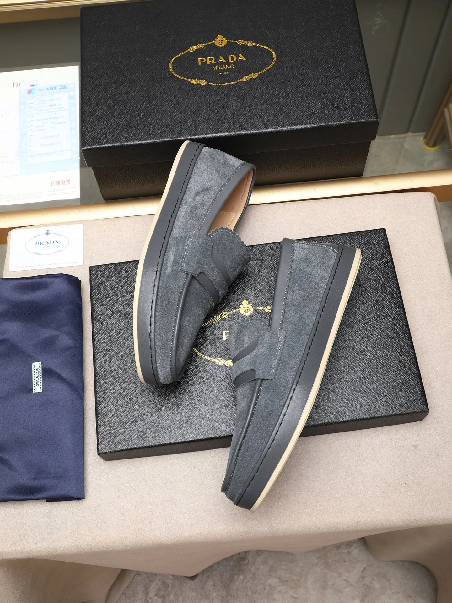 Men's men's shoes 💰P420 🆕🔥New update🔥👟PRADA (Prada) new products are released, imported soft cowhide, fashionable to allow air to penetrate the entire shoe, and the awesome shoes [strong] bring an extremely comfortable and breathable feeling! Beautiful inside and out! Exquisite workmanship, top-grade cowhide material, 😌Number: 38~44 (45 customized) 4 colors of black, blue, gray to choose from.